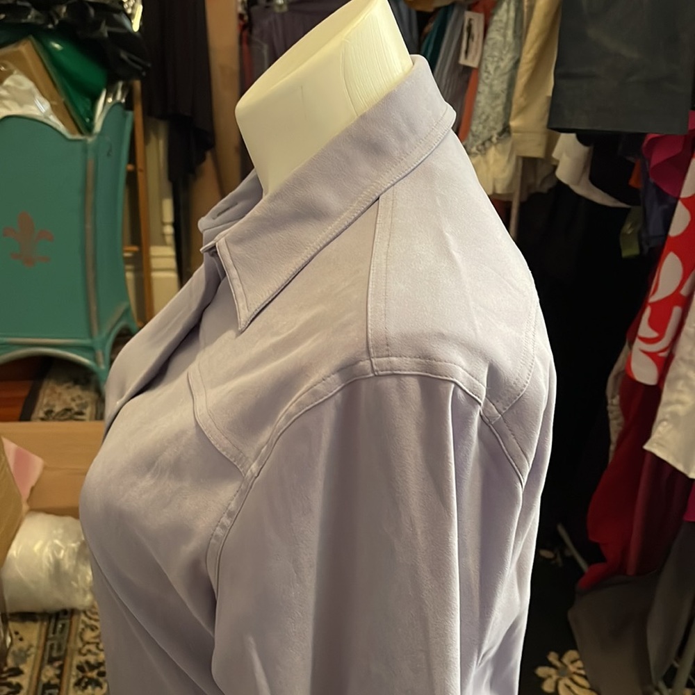 NWOT- BUTTON DOWN SHIRT LONG SLEEVE BUTTONED CUFF-Polyester/Spandex blue/gray - Picture 4 of 8